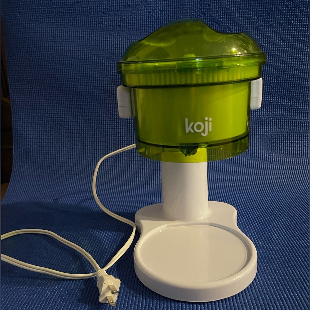 Koji Snow Cone / Shaved Ice Maker - great for frozen treats